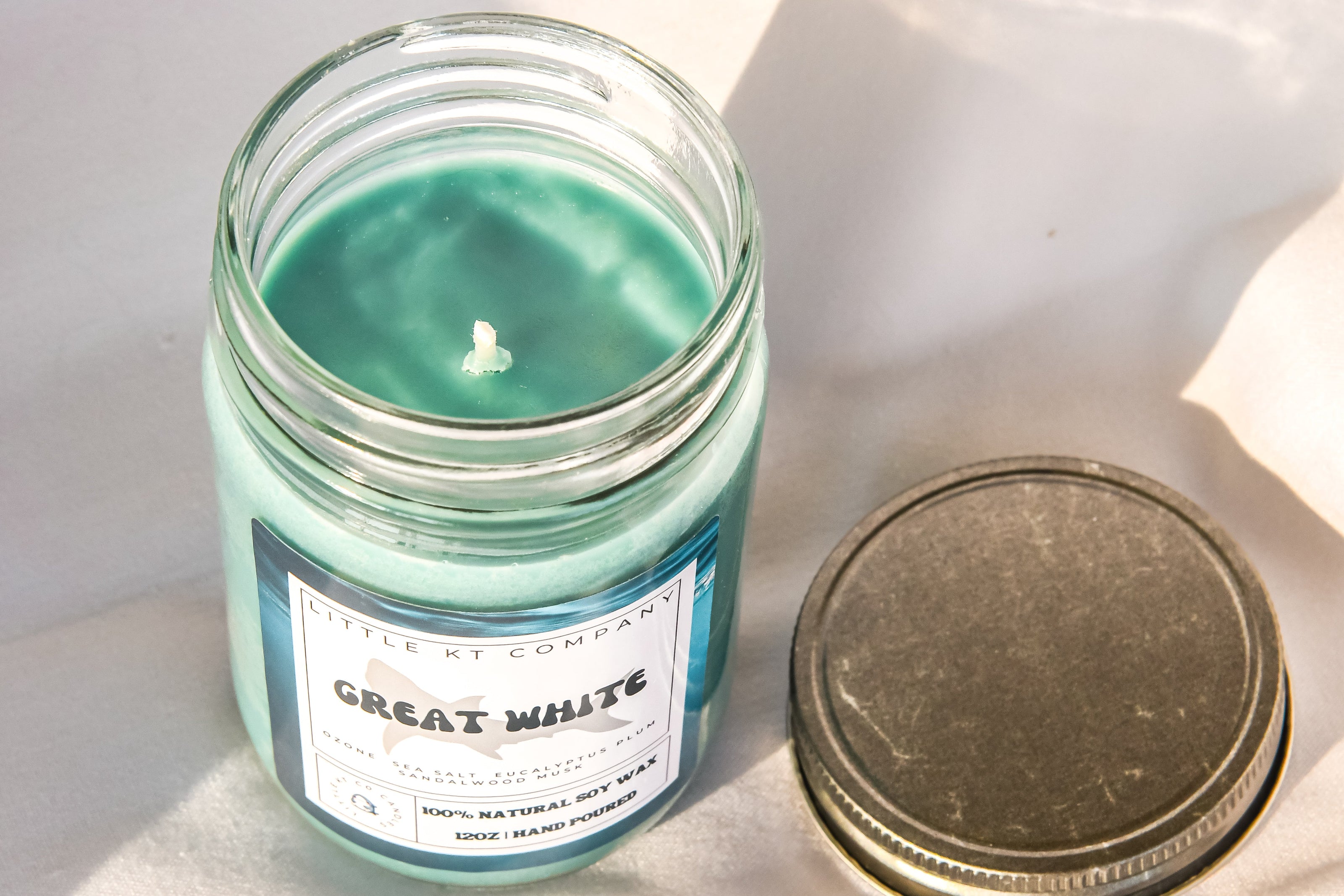 Great White Candle – Ocean Breeze & Sandalwood