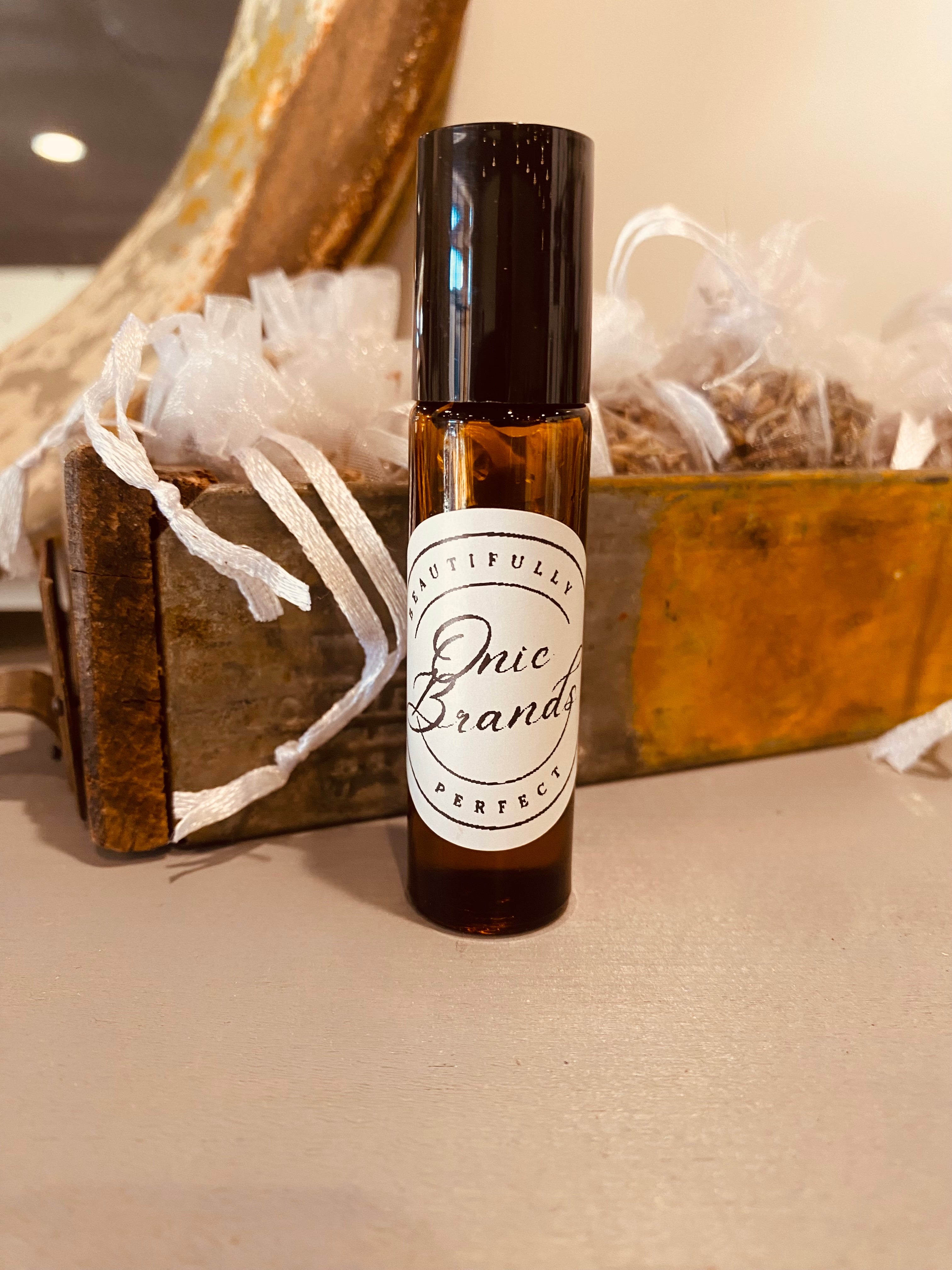 Onic Brands Aveum Renew: The Restorative Rollerball Eye Serum