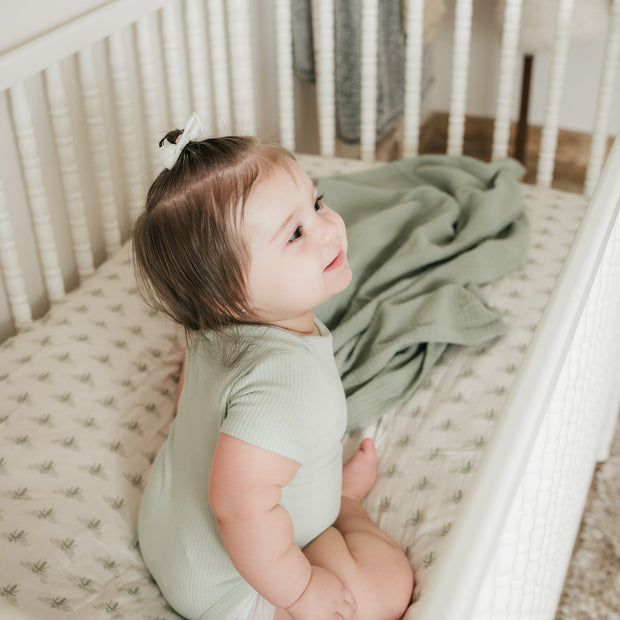 Organic Bamboo Blend Crib Sheet in Buzzy Bees