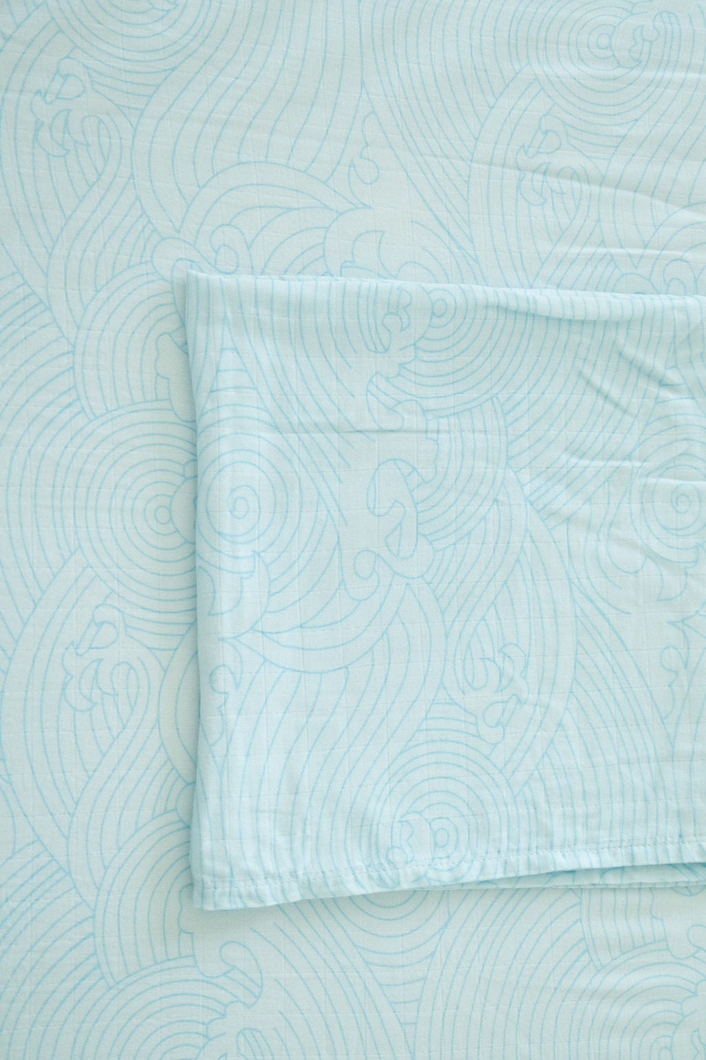 Organic Crashing Sea Waves Bamboo Cotton Blend Crib Sheet